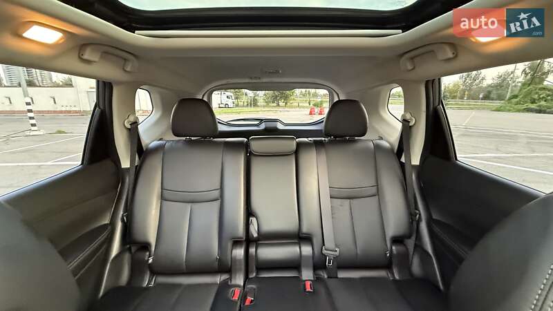 Позашляховик / Кросовер Nissan Rogue 2018 в Києві