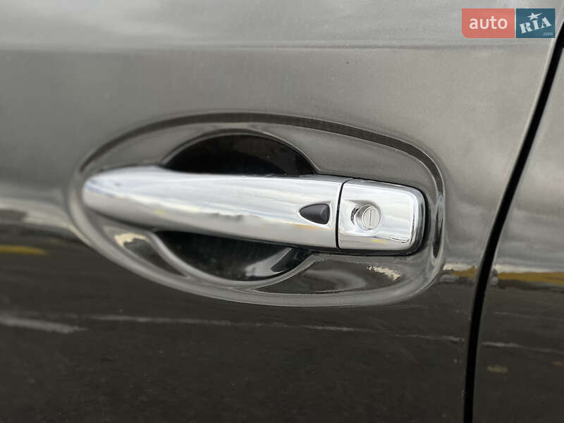 Внедорожник / Кроссовер Nissan Rogue 2016 в Киеве