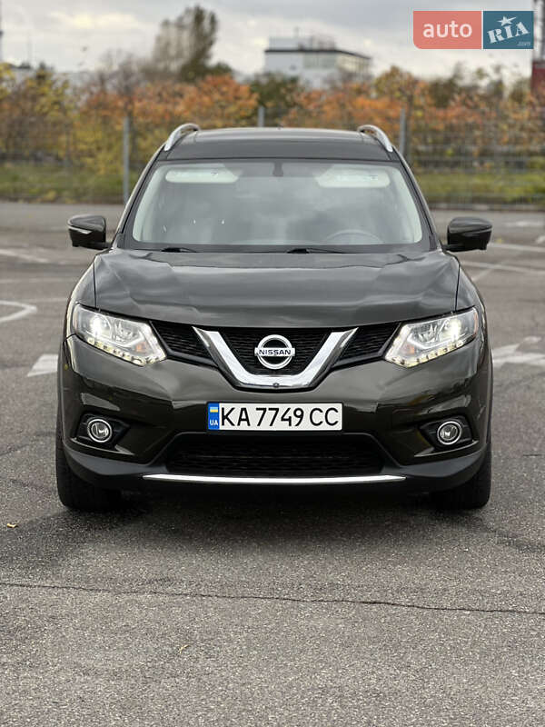 Внедорожник / Кроссовер Nissan Rogue 2016 в Киеве