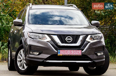 Позашляховик / Кросовер Nissan Rogue 2017 в Львові
