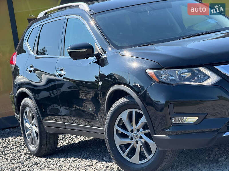 Внедорожник / Кроссовер Nissan Rogue 2018 в Стрые