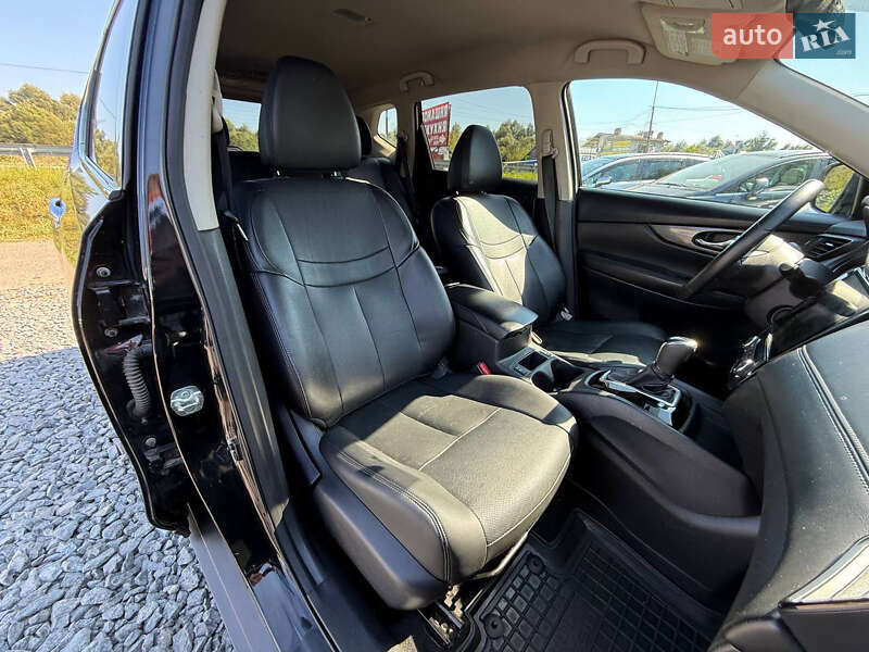 Внедорожник / Кроссовер Nissan Rogue 2018 в Стрые