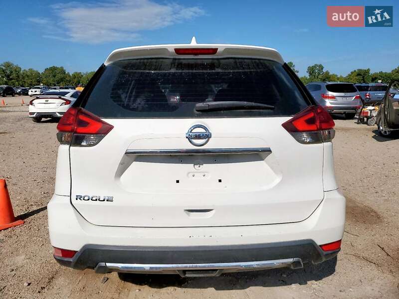 Внедорожник / Кроссовер Nissan Rogue 2017 в Киеве