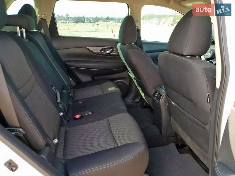 Внедорожник / Кроссовер Nissan Rogue 2017 в Киеве