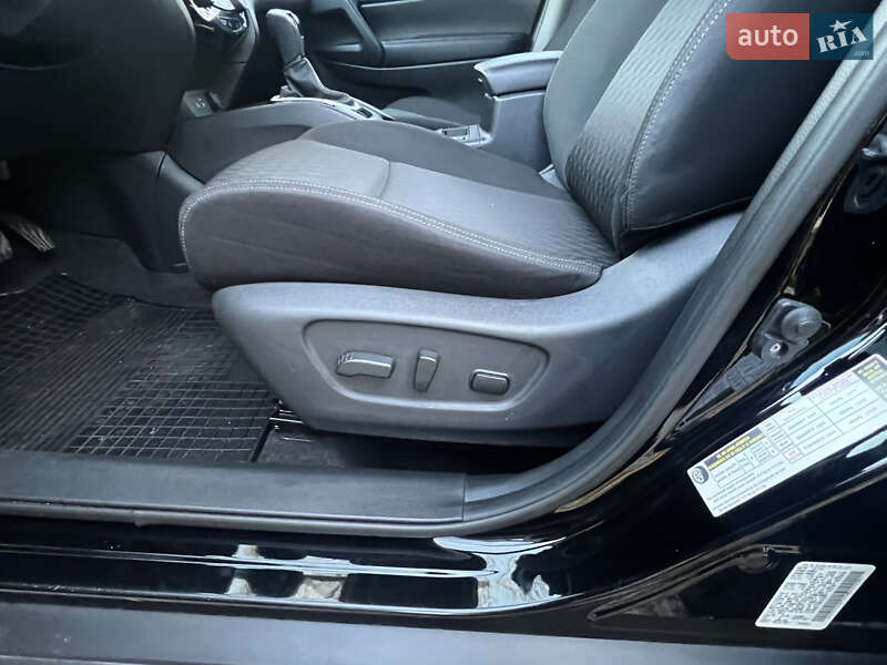 Внедорожник / Кроссовер Nissan Rogue 2019 в Киеве фото 20 Внедорожник / Кроссовер Nissan Rogue 2019 в Киеве