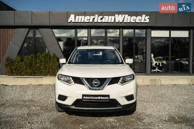 Позашляховик / Кросовер Nissan Rogue 2015 в Чернівцях