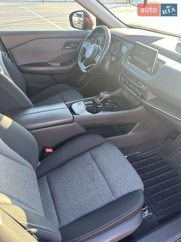 Внедорожник / Кроссовер Nissan Rogue 2021 в Киеве