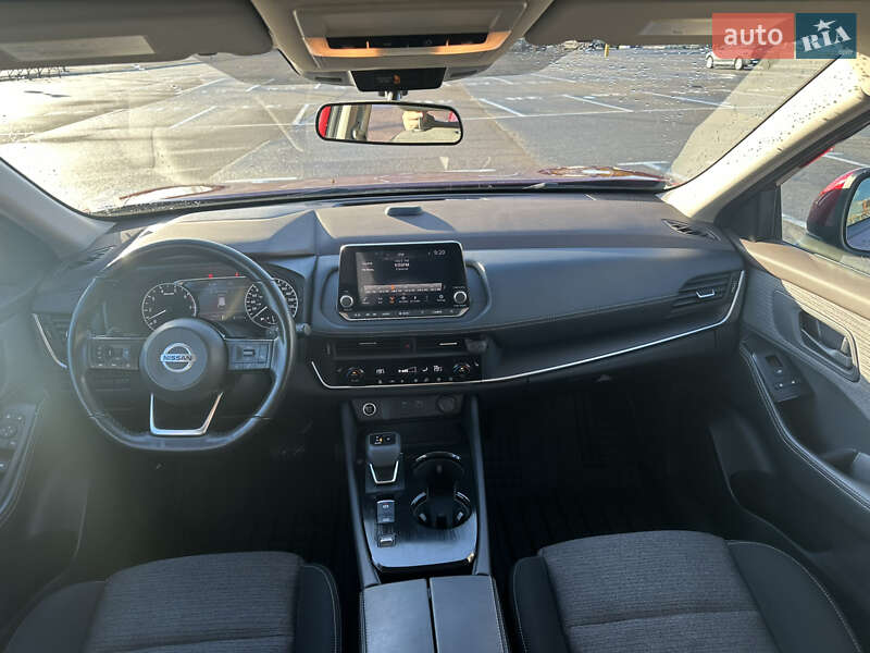 Внедорожник / Кроссовер Nissan Rogue 2021 в Киеве