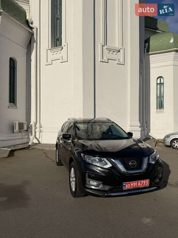 Внедорожник / Кроссовер Nissan Rogue 2018 в Киеве