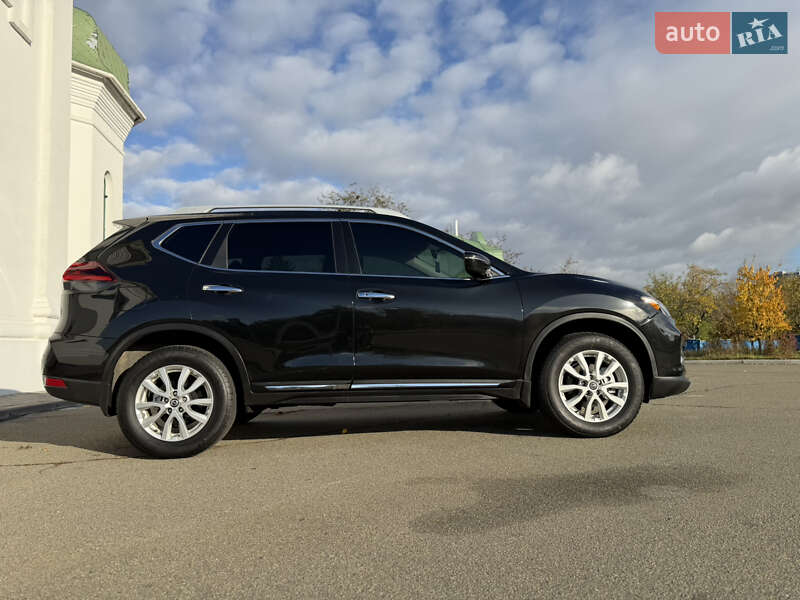 Внедорожник / Кроссовер Nissan Rogue 2018 в Киеве