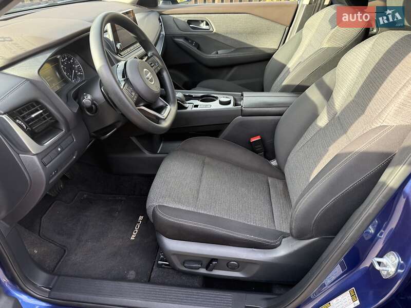 Внедорожник / Кроссовер Nissan Rogue 2021 в Киеве