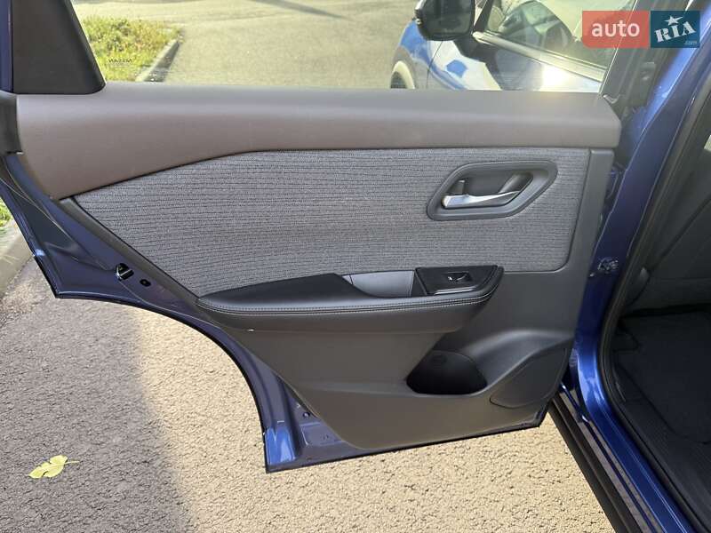 Внедорожник / Кроссовер Nissan Rogue 2021 в Киеве