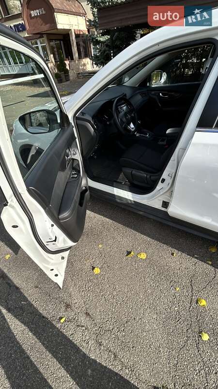 Внедорожник / Кроссовер Nissan Rogue 2017 в Киеве фото 5 Внедорожник / Кроссовер Nissan Rogue 2017 в Киеве