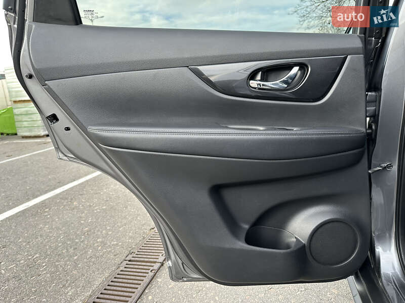 Позашляховик / Кросовер Nissan Rogue 2018 в Києві