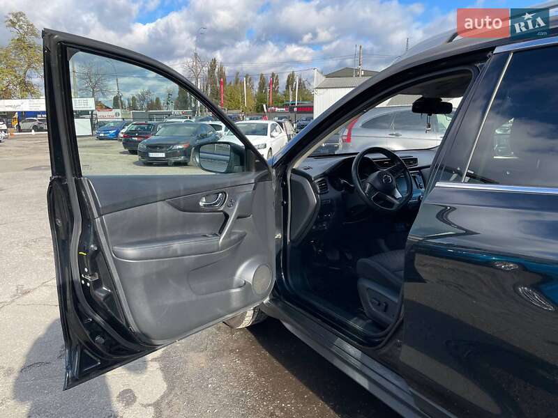 Позашляховик / Кросовер Nissan Rogue 2017 в Києві