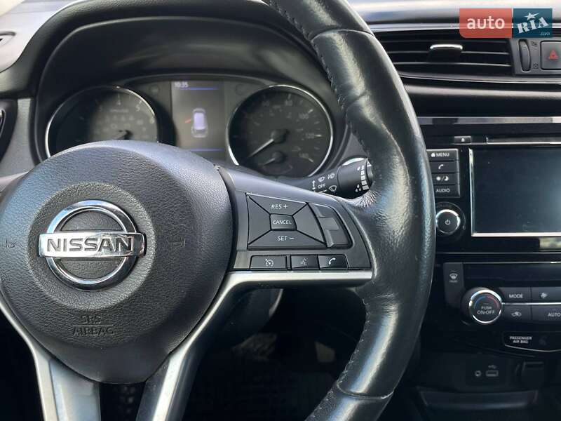 Позашляховик / Кросовер Nissan Rogue 2017 в Києві