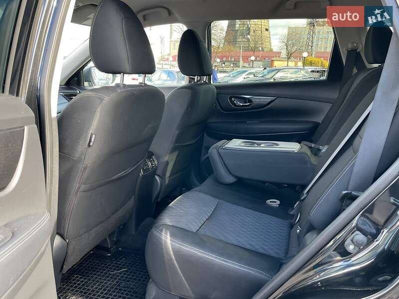 Позашляховик / Кросовер Nissan Rogue 2017 в Києві