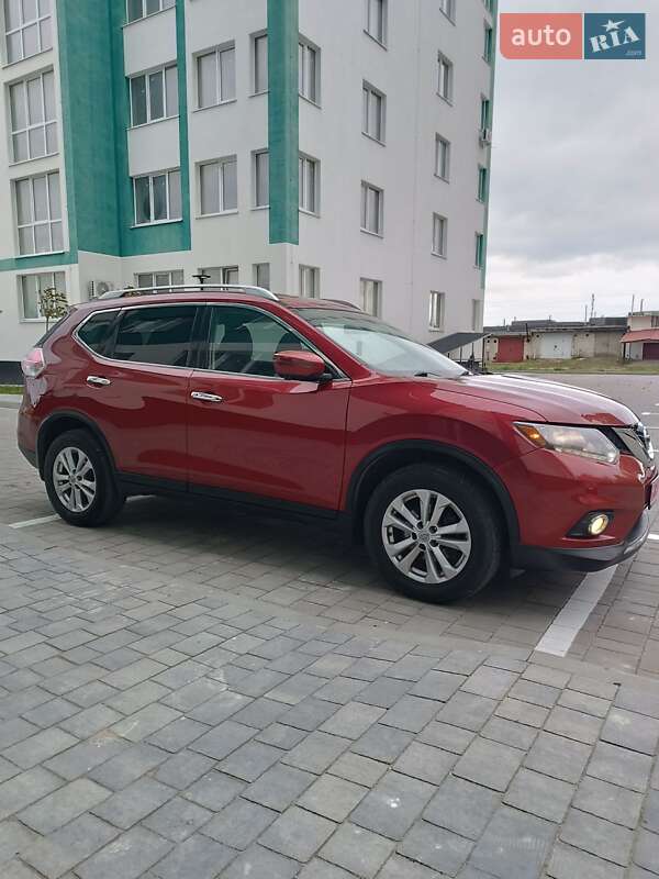 Позашляховик / Кросовер Nissan Rogue 2016 в Сарнах