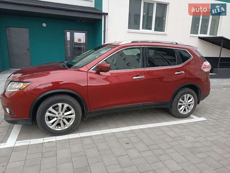 Позашляховик / Кросовер Nissan Rogue 2016 в Сарнах