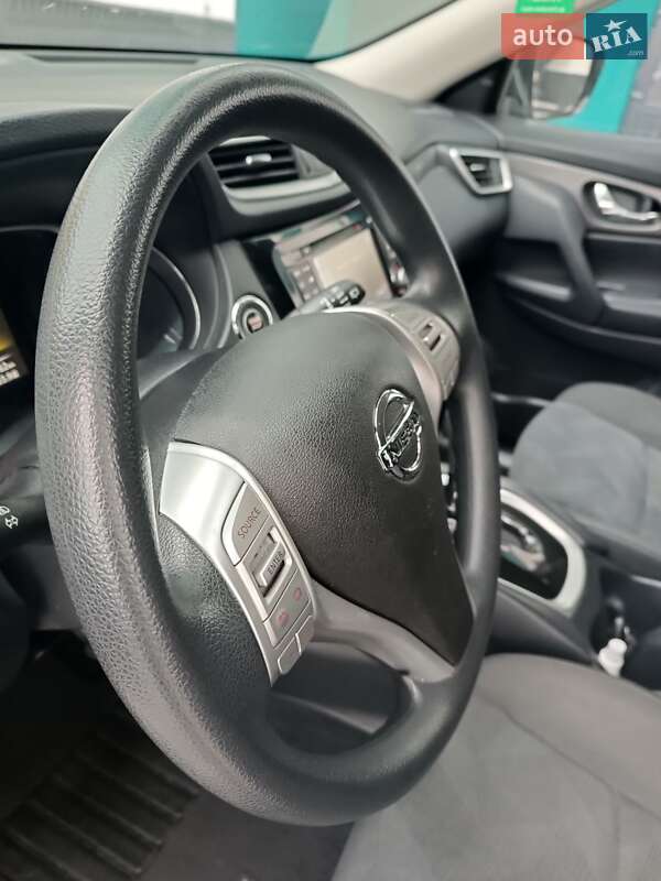 Позашляховик / Кросовер Nissan Rogue 2016 в Сарнах