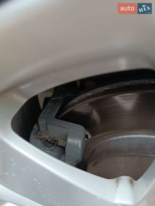 Позашляховик / Кросовер Nissan Rogue 2016 в Сарнах