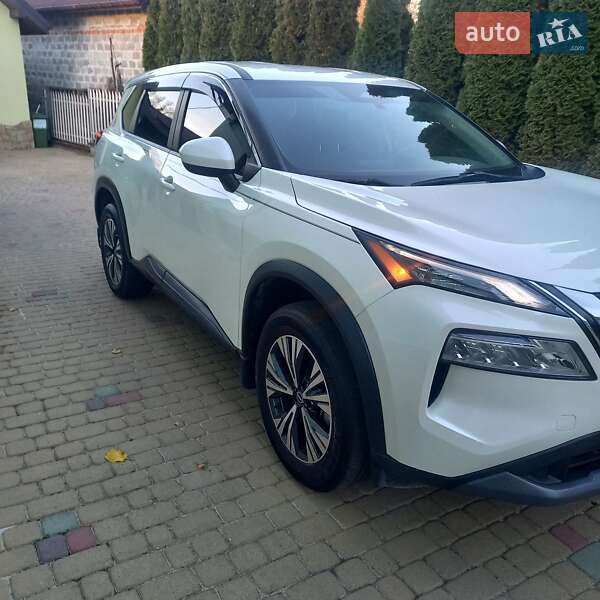 Внедорожник / Кроссовер Nissan Rogue 2023 в Львове