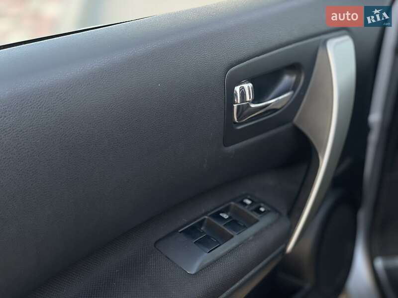 Внедорожник / Кроссовер Nissan Rogue 2013 в Днепре