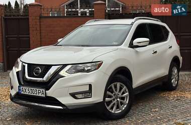 Внедорожник / Кроссовер Nissan Rogue 2017 в Харькове