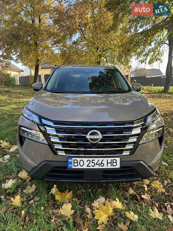 Внедорожник / Кроссовер Nissan Rogue 2024 в Тернополе