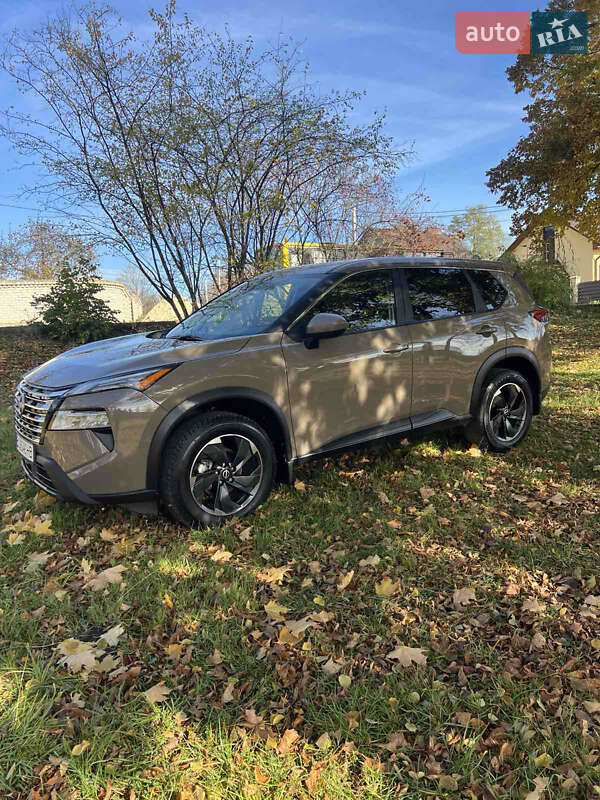 Внедорожник / Кроссовер Nissan Rogue 2024 в Тернополе