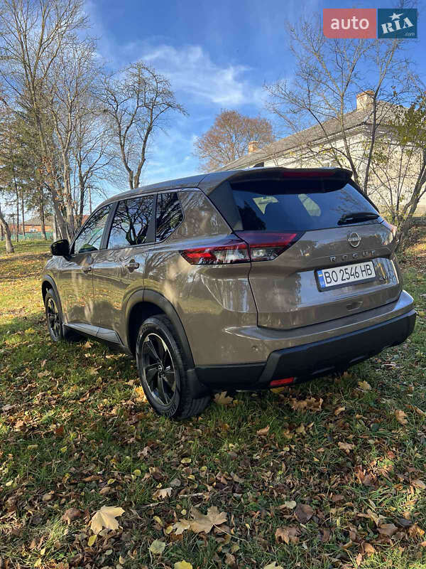 Внедорожник / Кроссовер Nissan Rogue 2024 в Тернополе