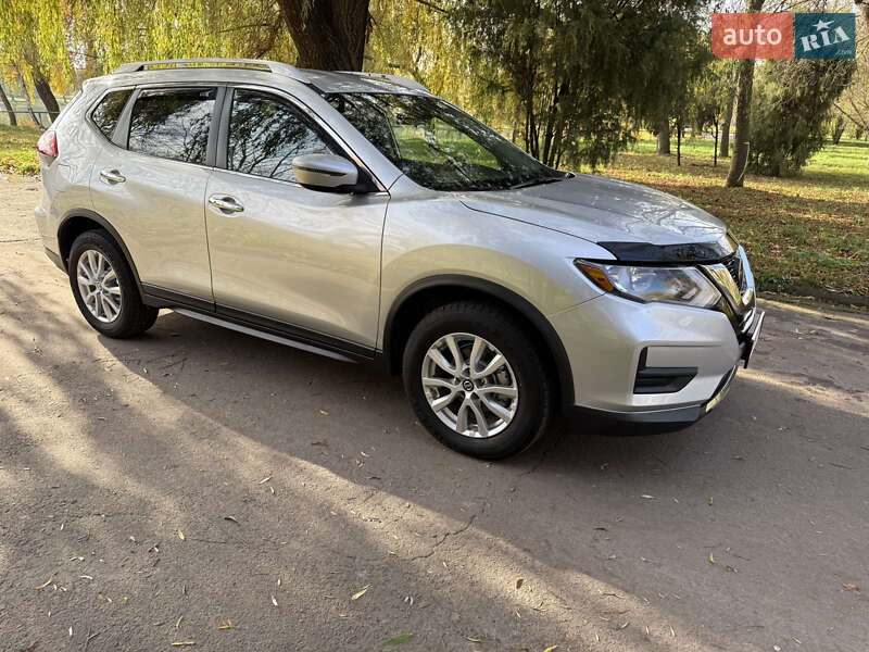 Внедорожник / Кроссовер Nissan Rogue 2019 в Ровно