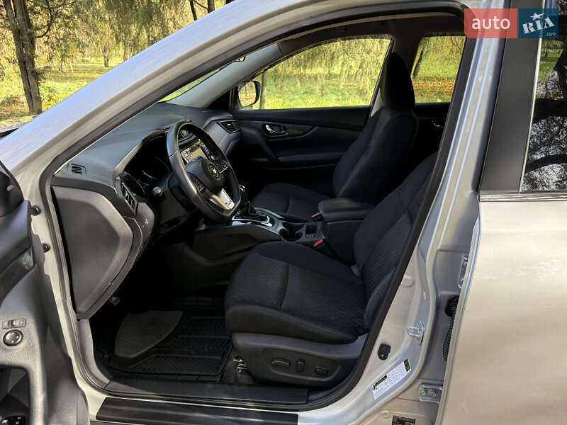 Внедорожник / Кроссовер Nissan Rogue 2019 в Ровно