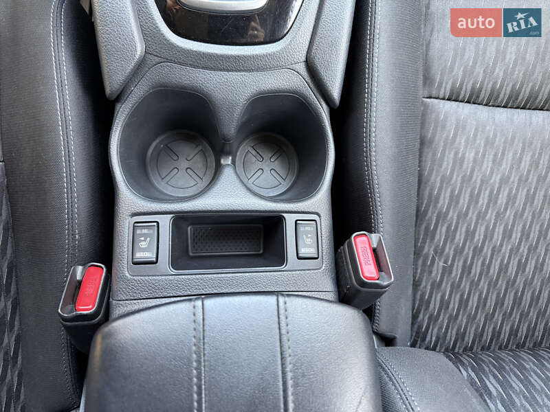 Внедорожник / Кроссовер Nissan Rogue 2019 в Ровно