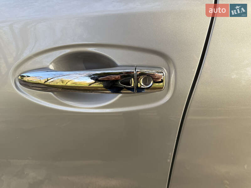 Внедорожник / Кроссовер Nissan Rogue 2019 в Ровно