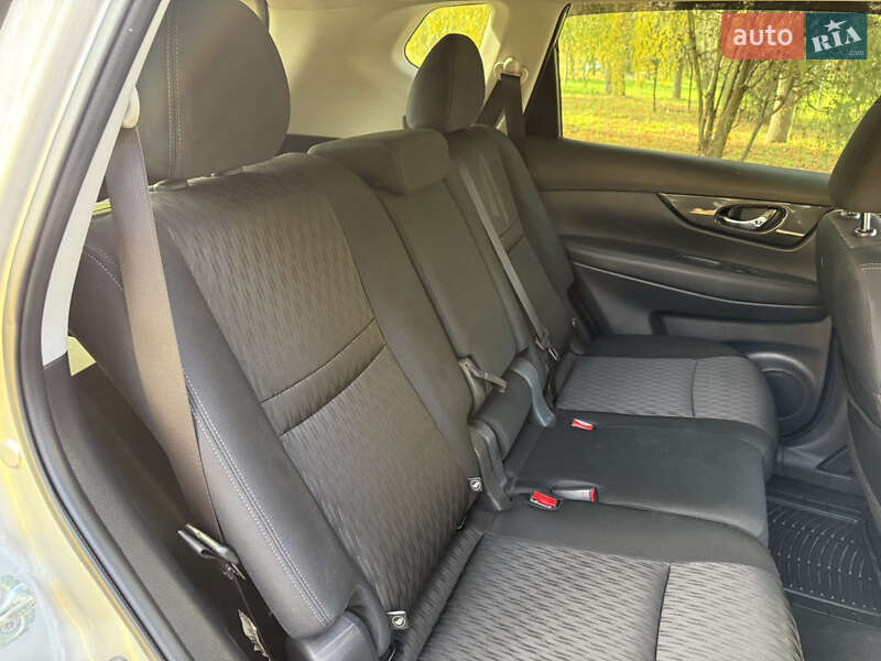 Внедорожник / Кроссовер Nissan Rogue 2019 в Ровно