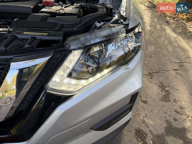 Внедорожник / Кроссовер Nissan Rogue 2019 в Ровно