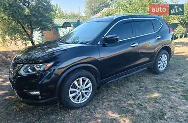 Внедорожник / Кроссовер Nissan Rogue 2017 в Полтаве