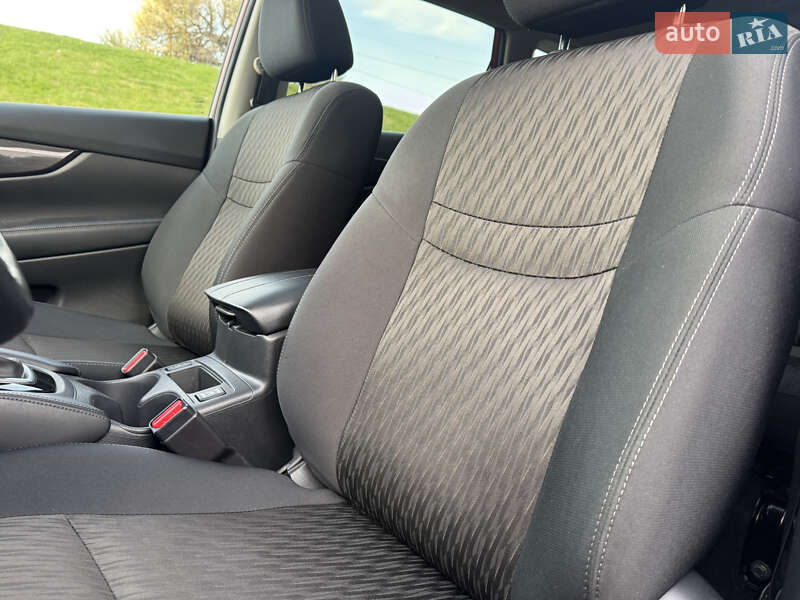 Позашляховик / Кросовер Nissan Rogue 2018 в Києві