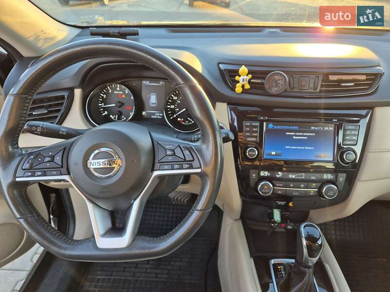 Позашляховик / Кросовер Nissan Rogue 2017 в Ізмаїлі
