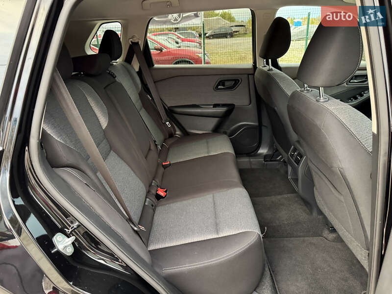 Внедорожник / Кроссовер Nissan Rogue 2021 в Киеве