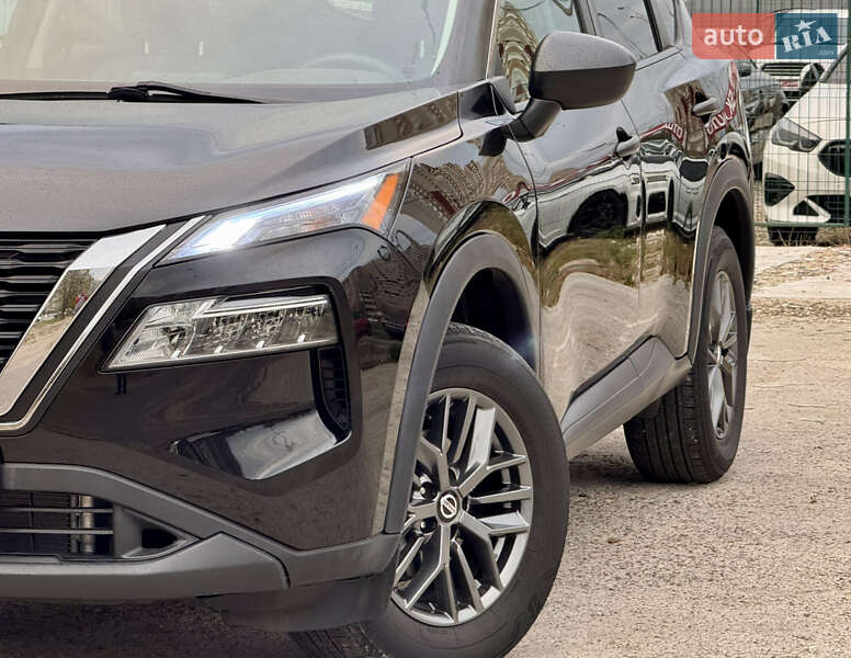 Внедорожник / Кроссовер Nissan Rogue 2021 в Киеве