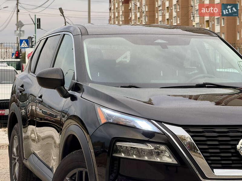 Внедорожник / Кроссовер Nissan Rogue 2021 в Киеве