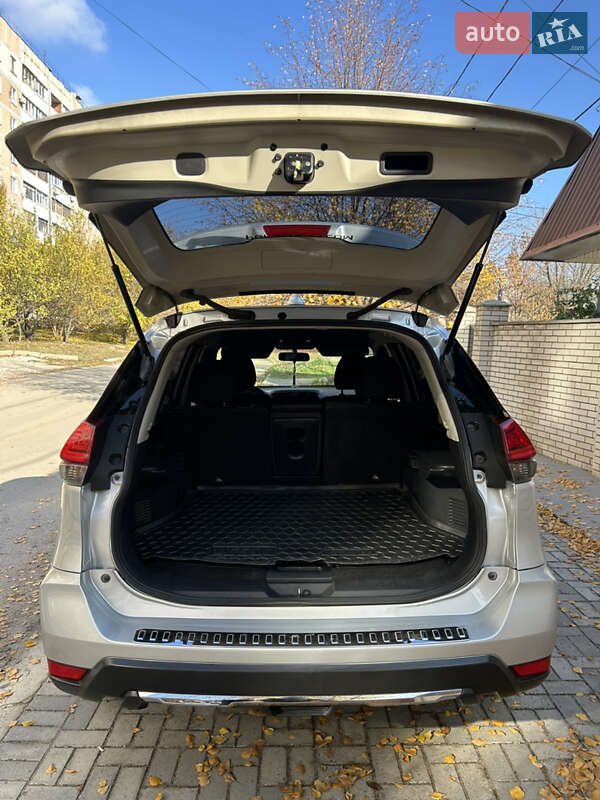 Позашляховик / Кросовер Nissan Rogue 2017 в Запоріжжі