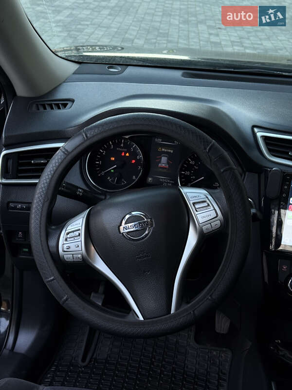 Внедорожник / Кроссовер Nissan Rogue 2015 в Львове