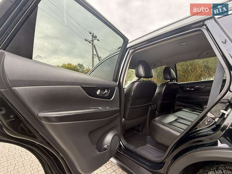 Позашляховик / Кросовер Nissan Rogue 2019 в Полтаві