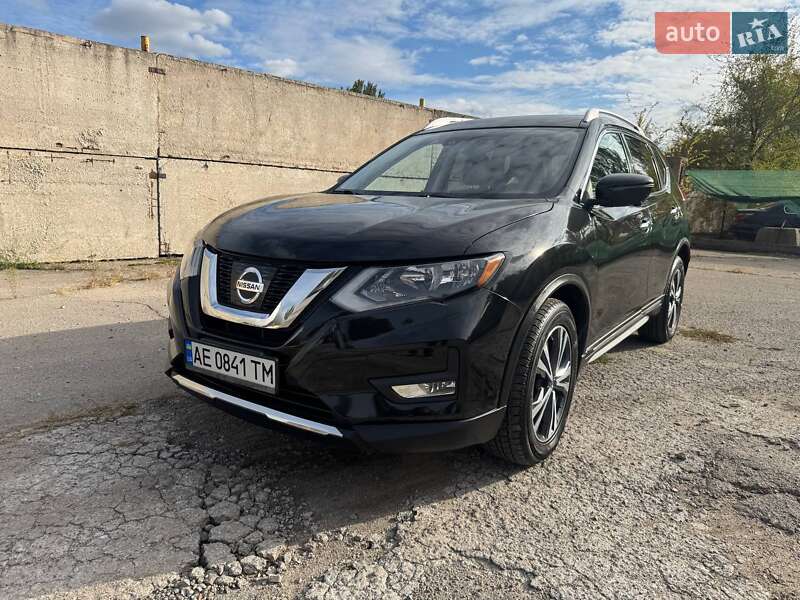 Позашляховик / Кросовер Nissan Rogue 2017 в Запоріжжі