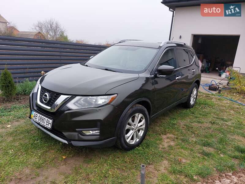 Внедорожник / Кроссовер Nissan Rogue 2016 в Виннице