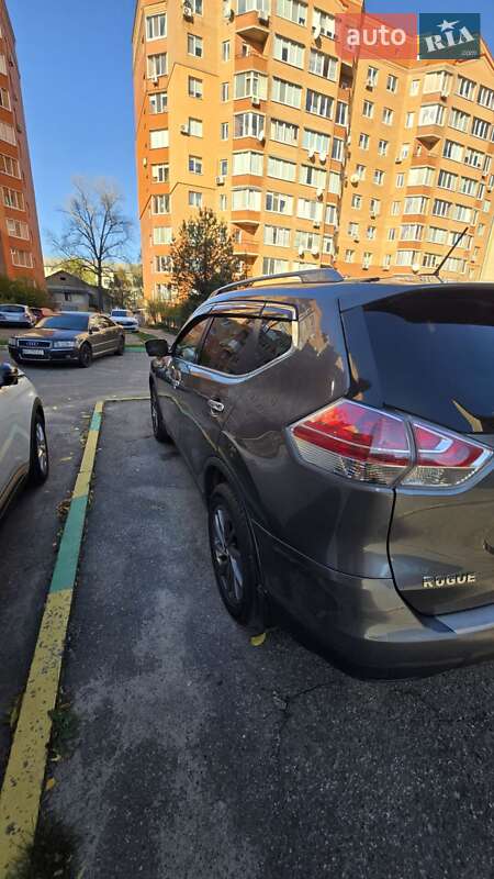 Внедорожник / Кроссовер Nissan Rogue 2015 в Киеве