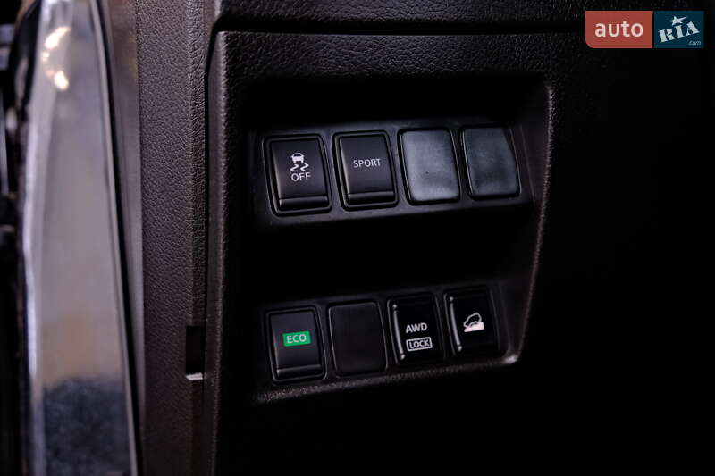 Позашляховик / Кросовер Nissan Rogue 2016 в Одесі